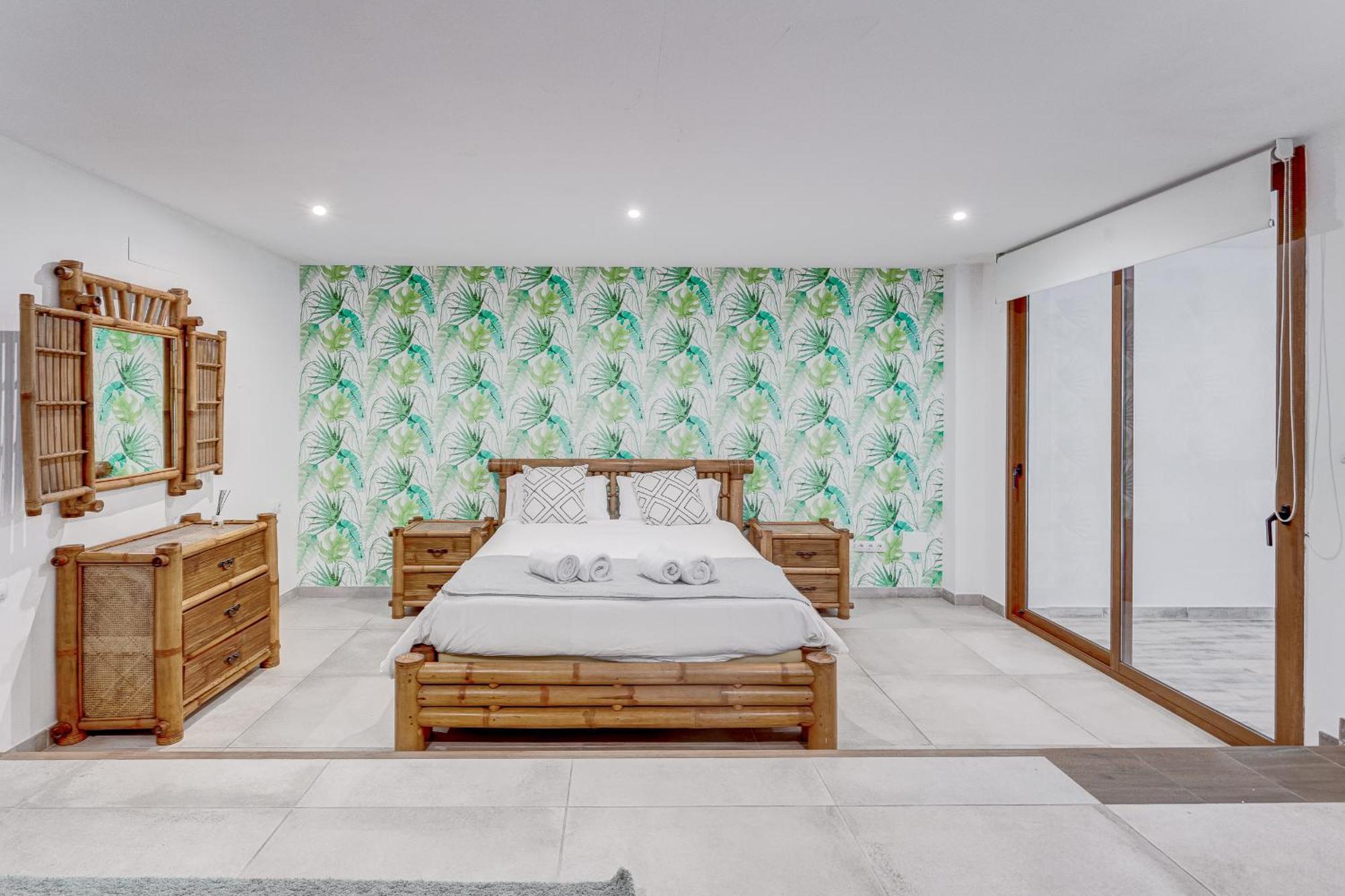 Fabulous Contemporary 5 Bedroom Villa With Private Heated Pool, Sleeps Max 13 Callao Salvaje Kültér fotó