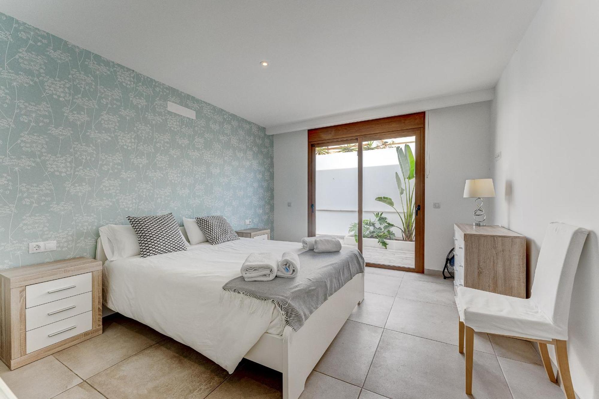 Fabulous Contemporary 5 Bedroom Villa With Private Heated Pool, Sleeps Max 13 Callao Salvaje Kültér fotó