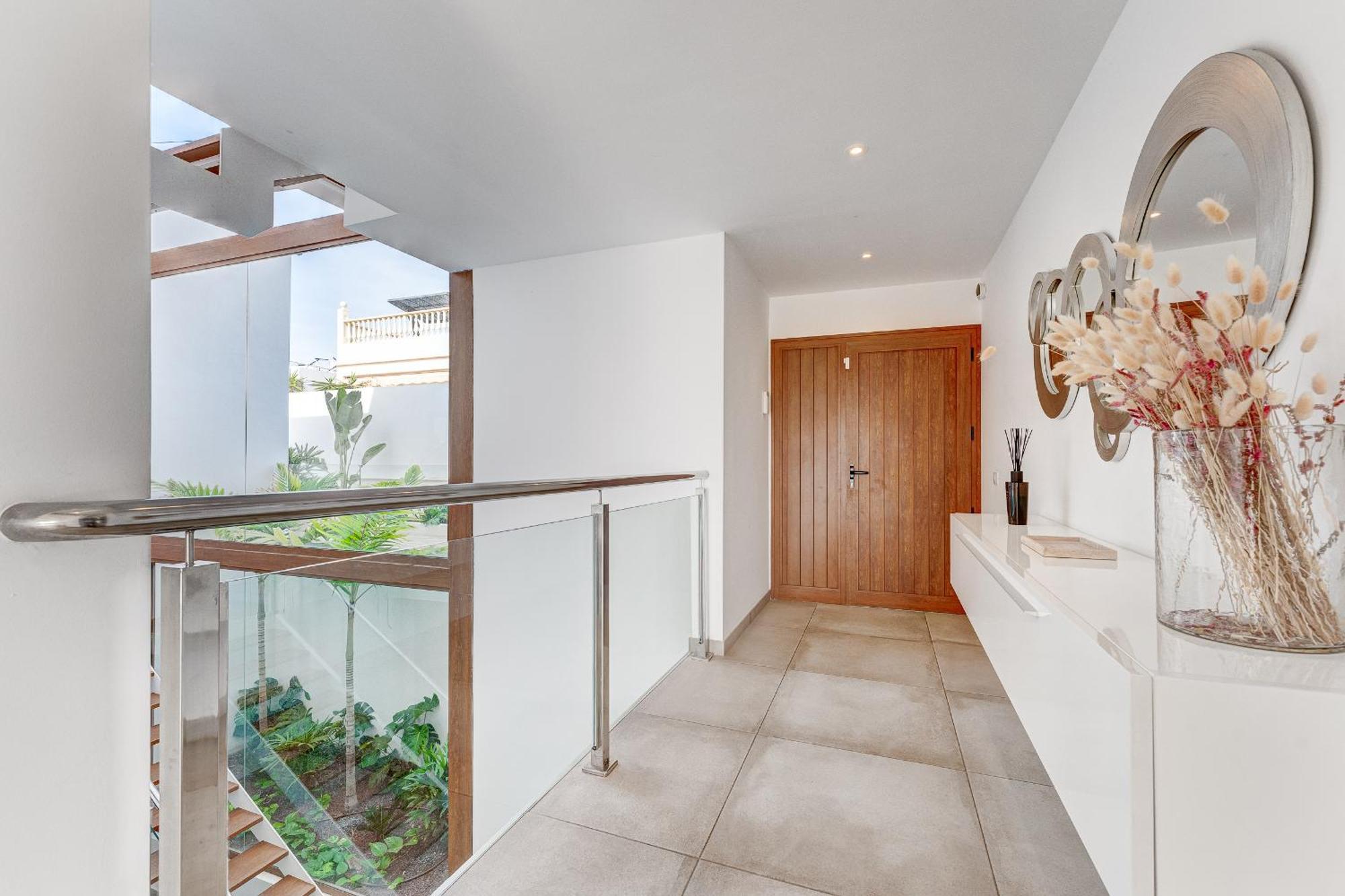 Fabulous Contemporary 5 Bedroom Villa With Private Heated Pool, Sleeps Max 13 Callao Salvaje Kültér fotó