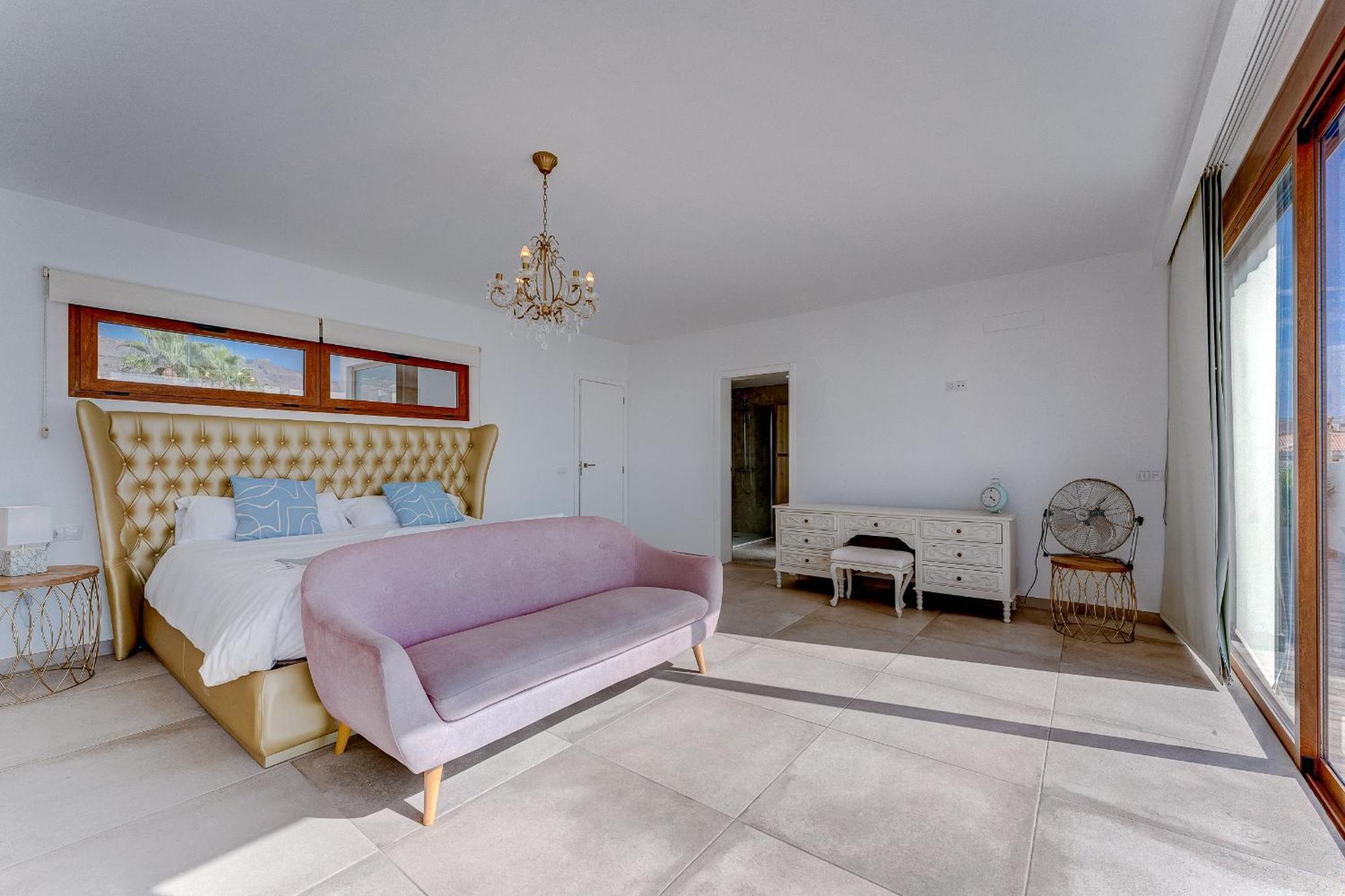 Fabulous Contemporary 5 Bedroom Villa With Private Heated Pool, Sleeps Max 13 Callao Salvaje Kültér fotó