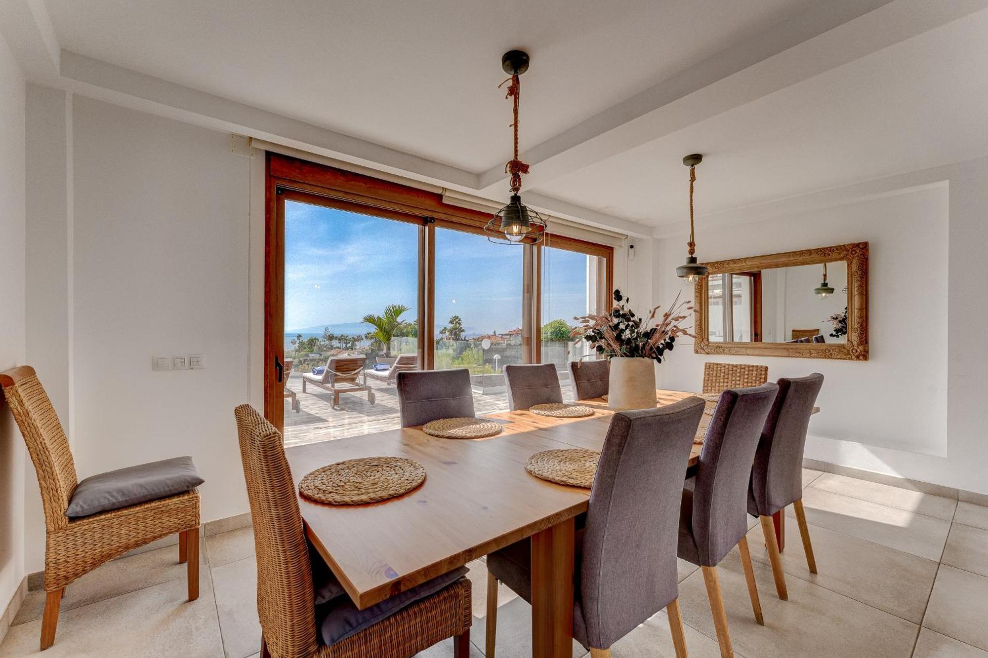 Fabulous Contemporary 5 Bedroom Villa With Private Heated Pool, Sleeps Max 13 Callao Salvaje Kültér fotó