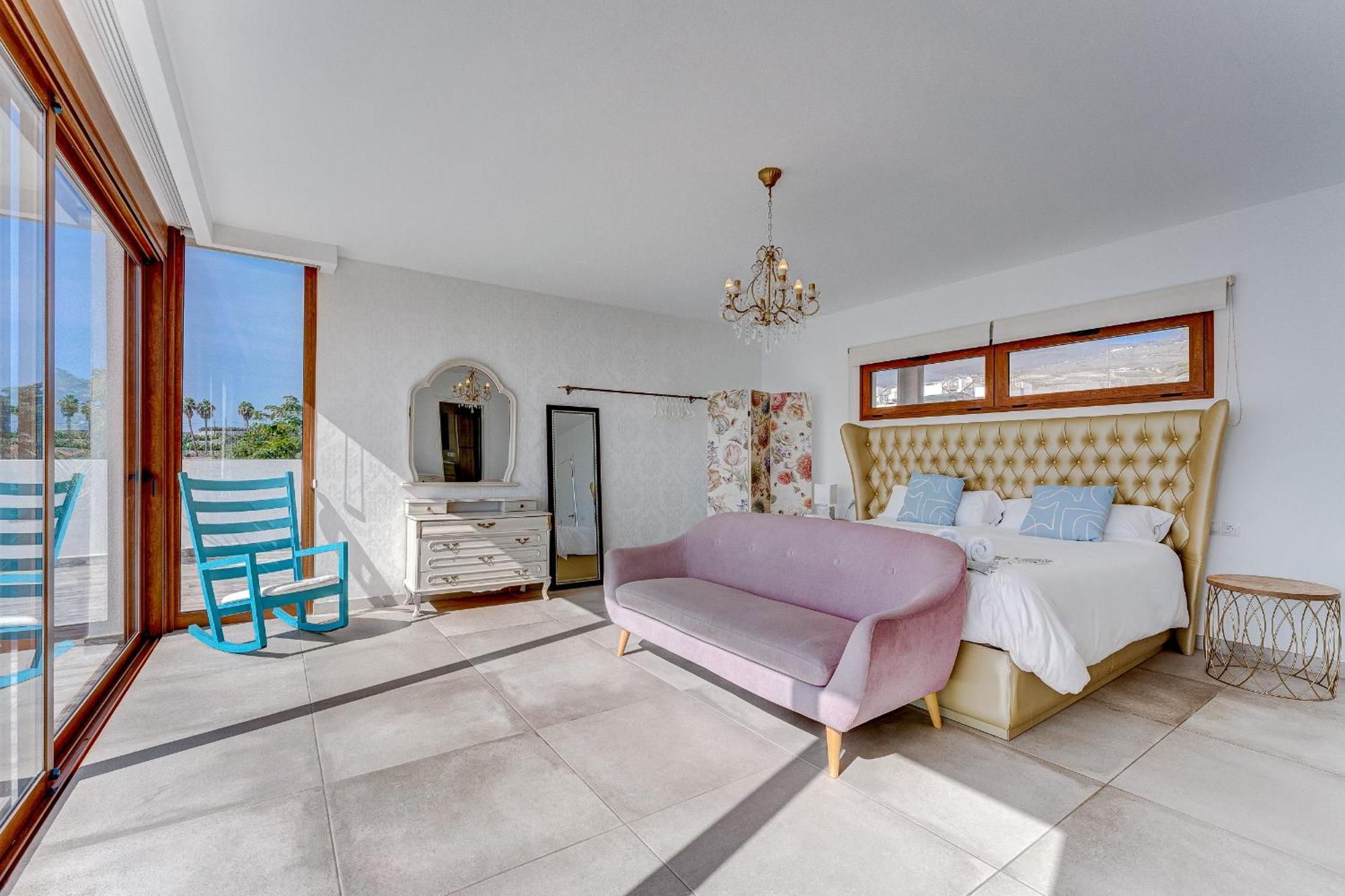 Fabulous Contemporary 5 Bedroom Villa With Private Heated Pool, Sleeps Max 13 Callao Salvaje Kültér fotó