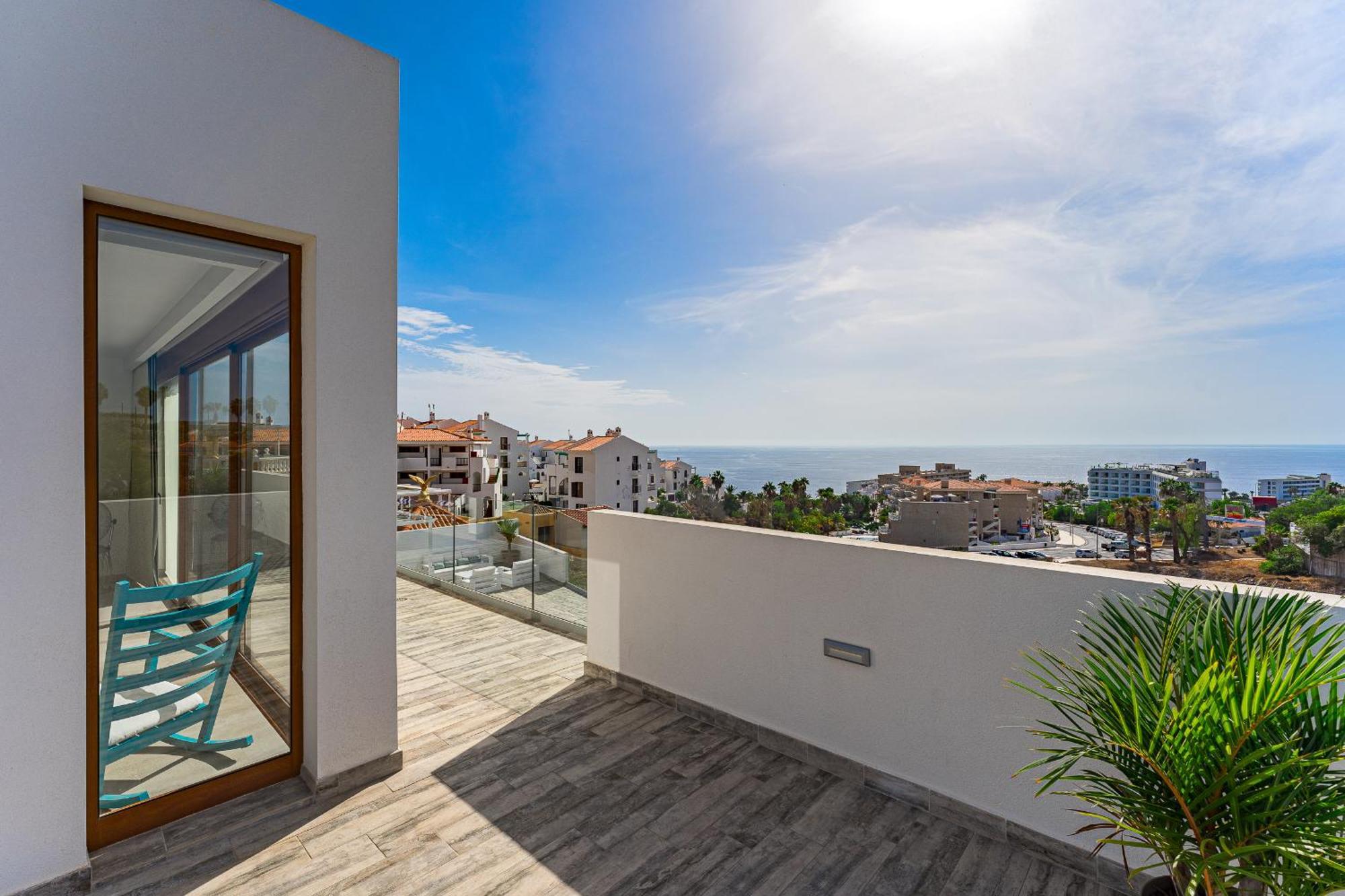 Fabulous Contemporary 5 Bedroom Villa With Private Heated Pool, Sleeps Max 13 Callao Salvaje Kültér fotó