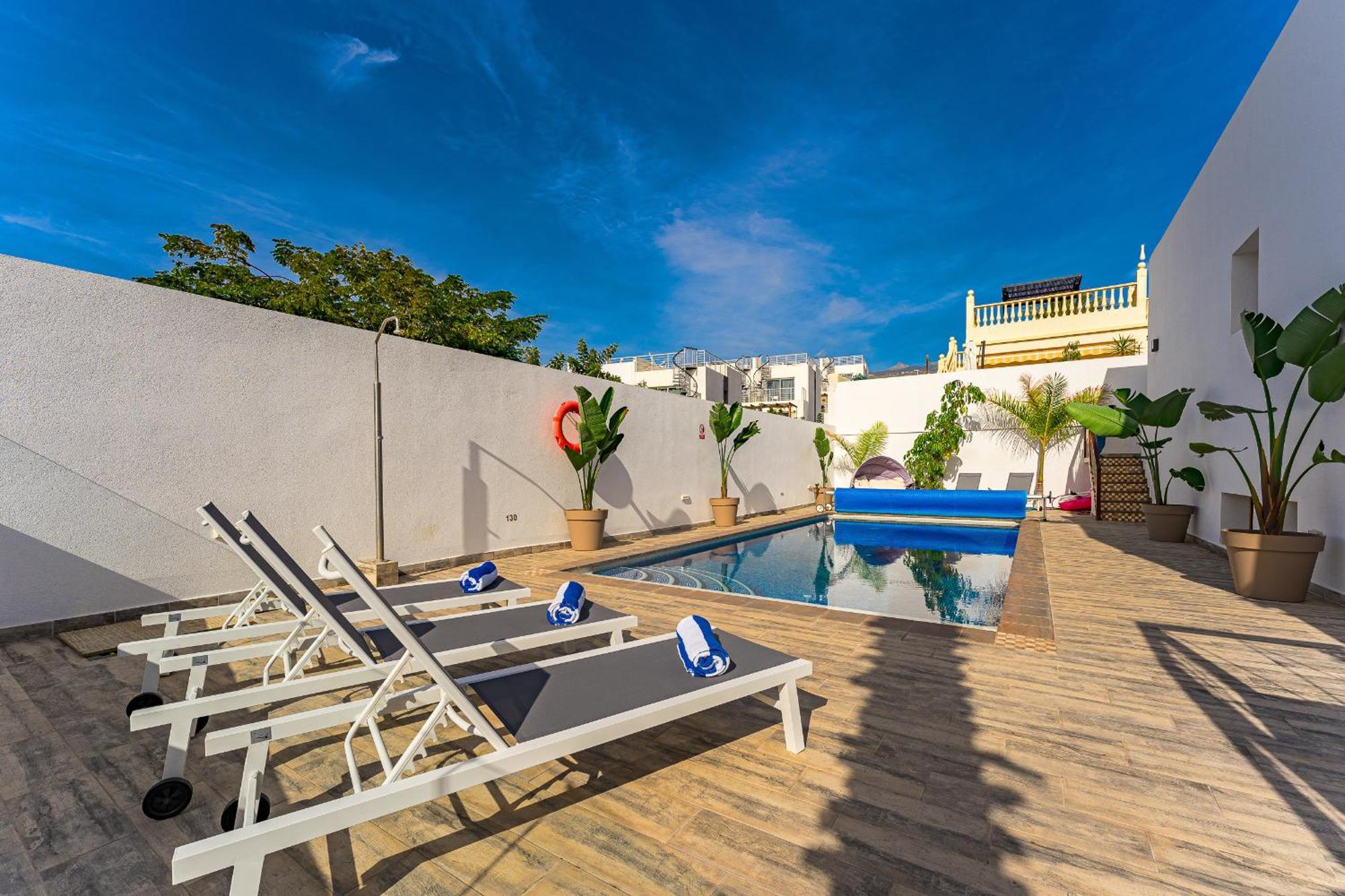 Fabulous Contemporary 5 Bedroom Villa With Private Heated Pool, Sleeps Max 13 Callao Salvaje Kültér fotó