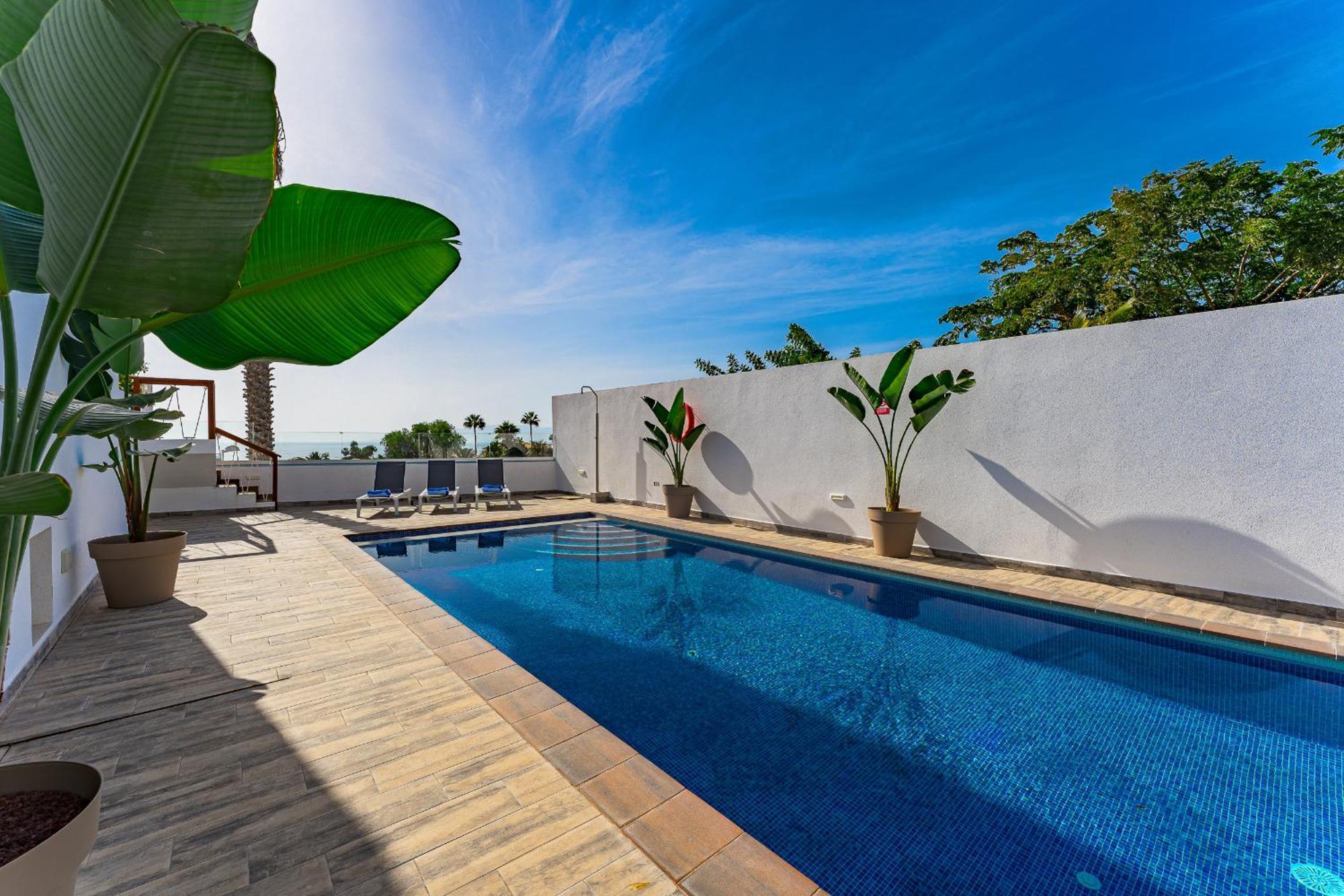 Fabulous Contemporary 5 Bedroom Villa With Private Heated Pool, Sleeps Max 13 Callao Salvaje Kültér fotó