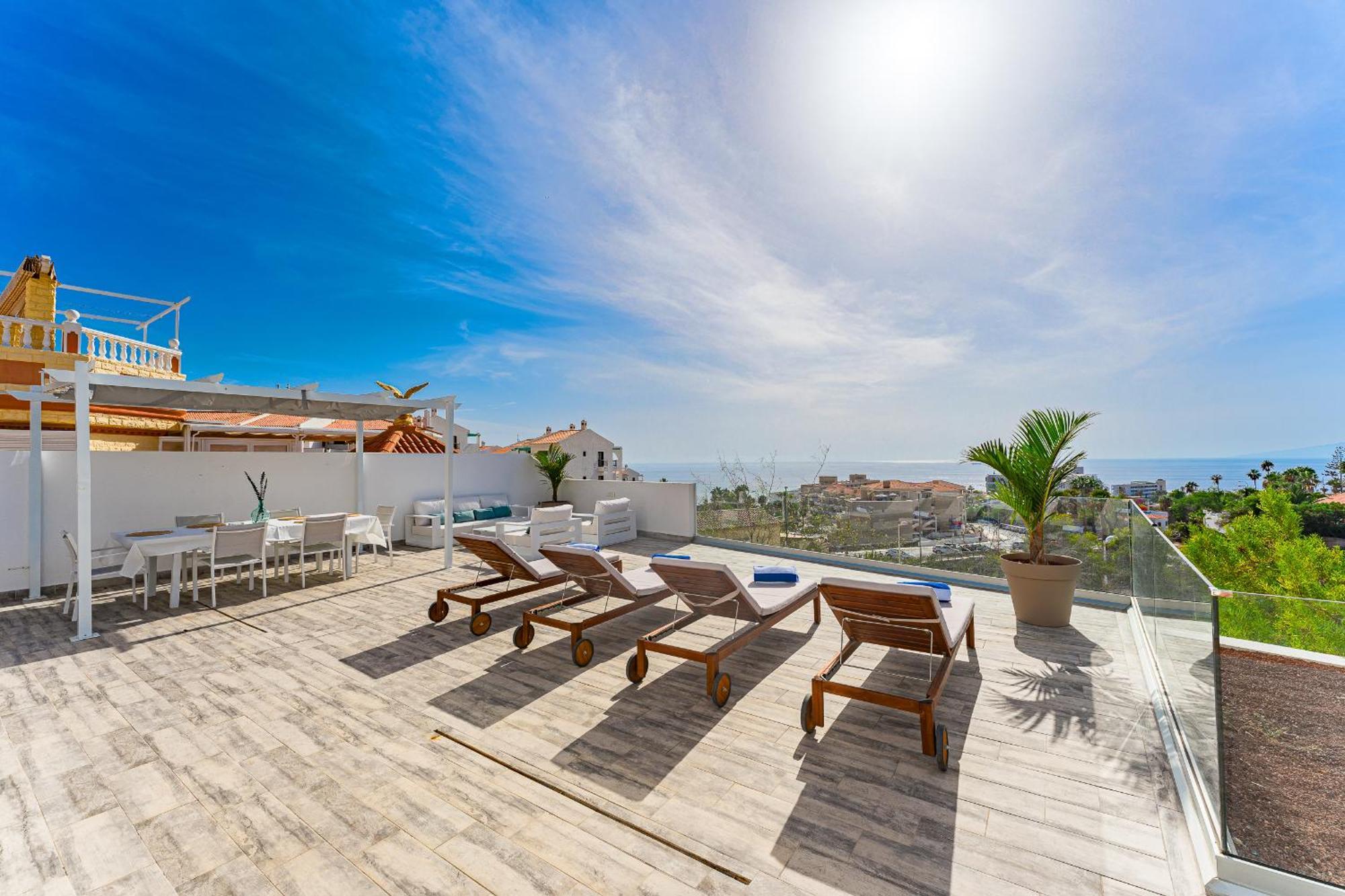 Fabulous Contemporary 5 Bedroom Villa With Private Heated Pool, Sleeps Max 13 Callao Salvaje Kültér fotó