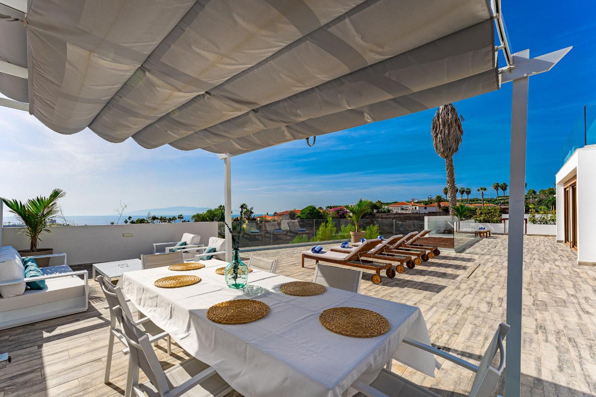 Fabulous Contemporary 5 Bedroom Villa With Private Heated Pool, Sleeps Max 13 Callao Salvaje Kültér fotó